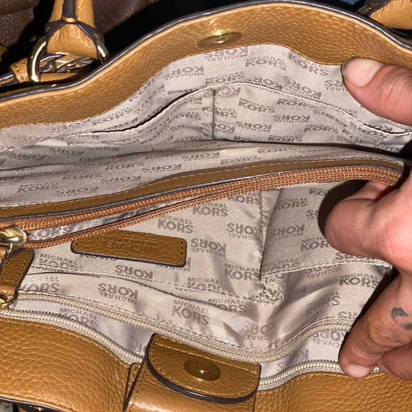 Michael kors purses - Picture 3 of 5